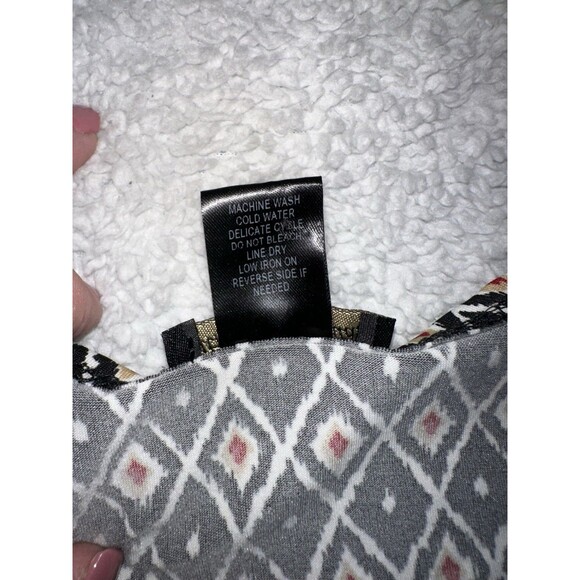 Intriguing Threads Sleeveless Blouse Geometric Pattern Multicolor Sz XL - Picture 6 of 6